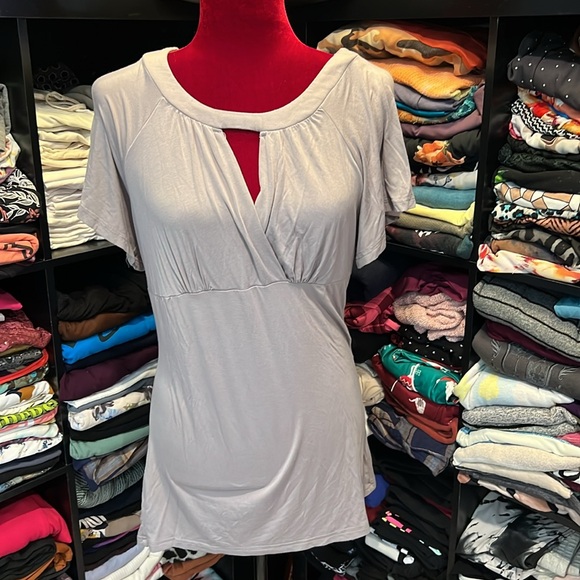 🪷 large gray top. Ninedaily  large - Picture 1 of 7
